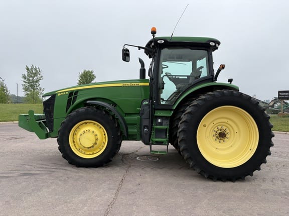 2014 John Deere 8245R Equipment Image0