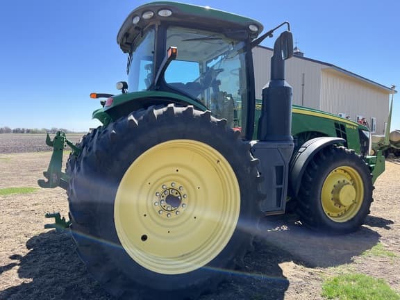 Image of John Deere 8245R equipment image 4