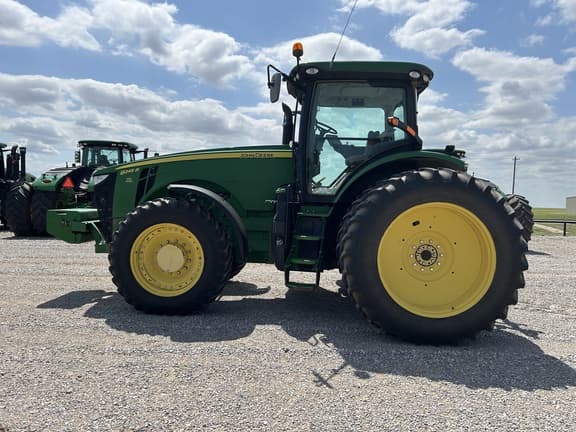 Image of John Deere 8245R equipment image 1