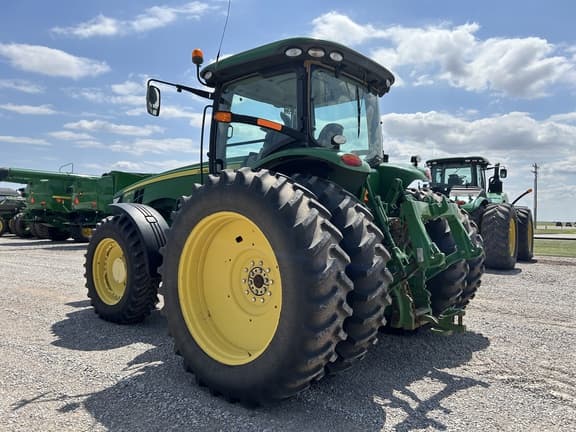 Image of John Deere 8245R equipment image 2