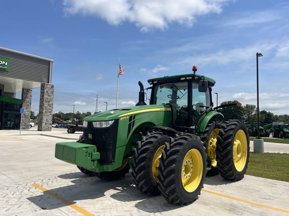 Main image John Deere 8245R