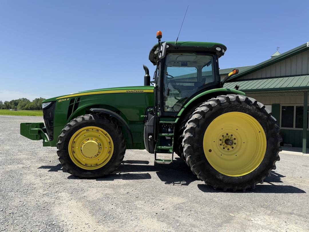 Image of John Deere 8245R Primary image