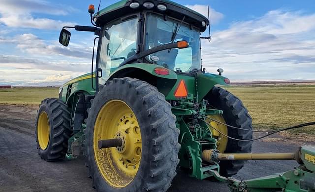 Image of John Deere 8245R equipment image 1