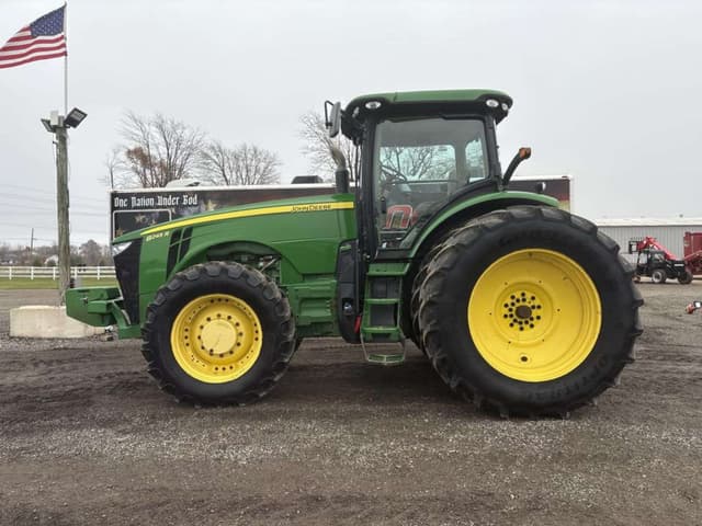 Image of John Deere 8245R equipment image 1