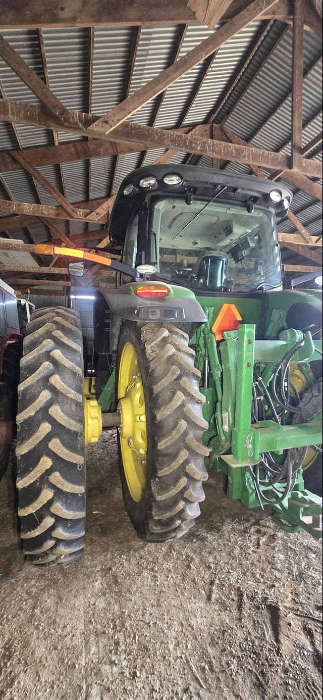 Image of John Deere 8245R equipment image 2