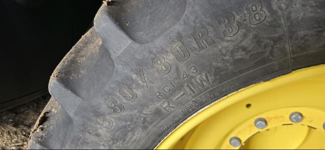 Image of John Deere 8245R equipment image 4