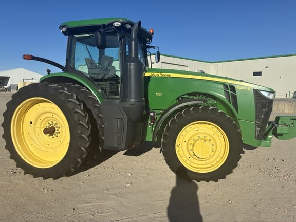 Image of John Deere 8245R equipment image 1