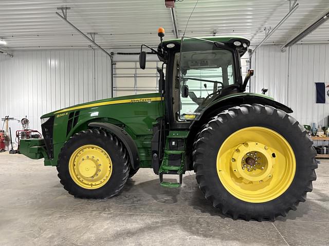 Image of John Deere 8245R equipment image 2