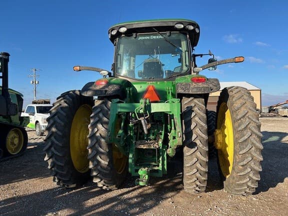 Image of John Deere 8245R equipment image 4
