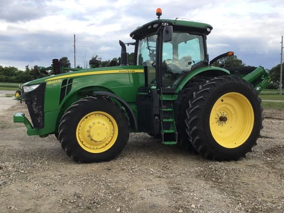 Image of John Deere 8245R equipment image 1