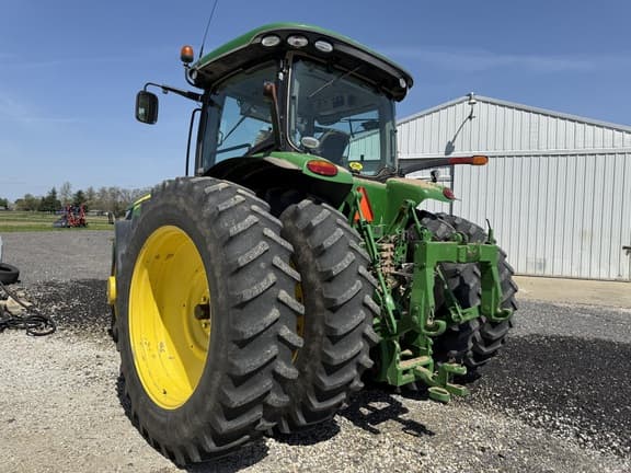 Image of John Deere 8245R equipment image 3