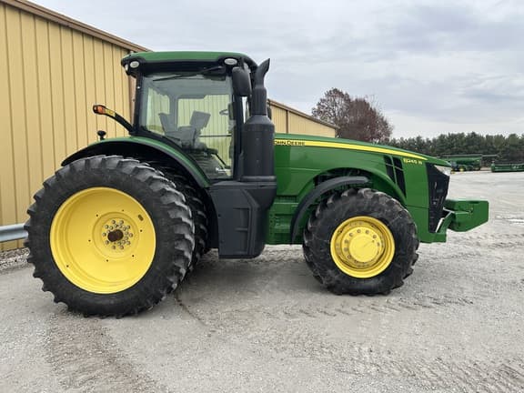 Image of John Deere 8245R equipment image 1