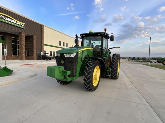Image of John Deere 8245R equipment image 3