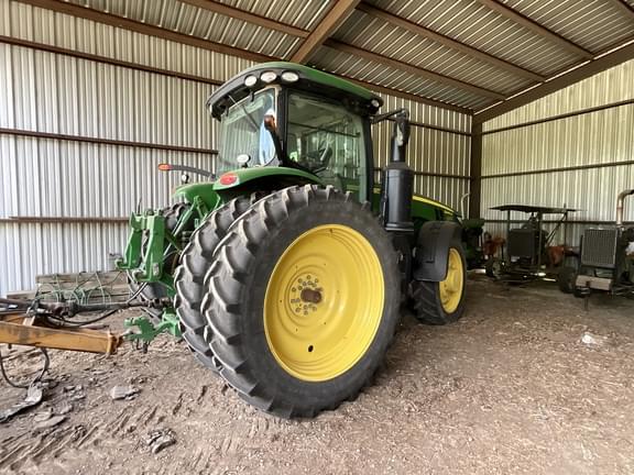 Image of John Deere 8245R equipment image 3