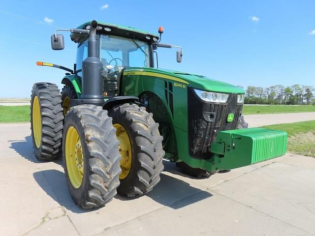 Image of John Deere 8245R equipment image 3
