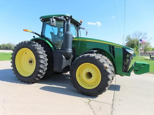 Image of John Deere 8245R equipment image 4