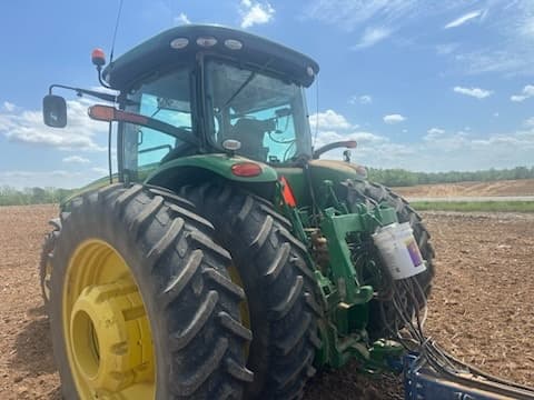 Image of John Deere 8245R equipment image 2