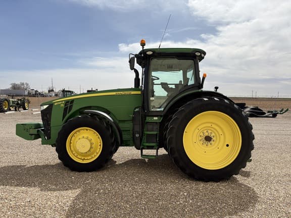 Image of John Deere 8245R equipment image 1