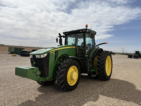 2014 John Deere 8245R Equipment Image0