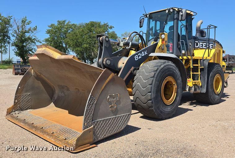 Main image John Deere 824K