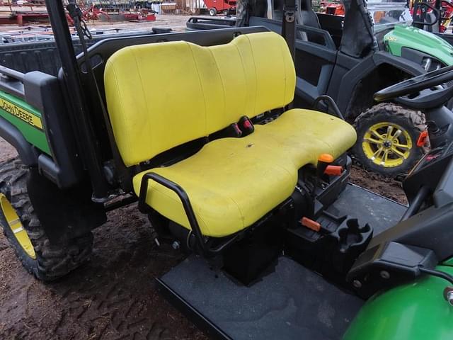 Image of John Deere Gator XUV 825i equipment image 2