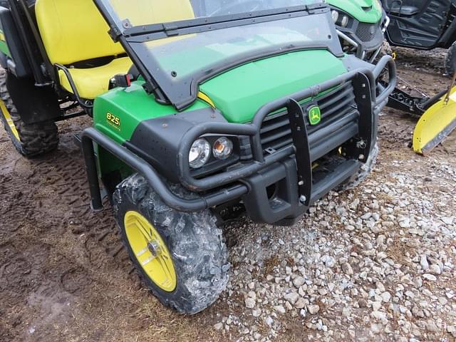 Image of John Deere Gator XUV 825i equipment image 1