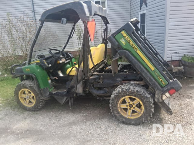 Image of John Deere Gator XUV 825i equipment image 1