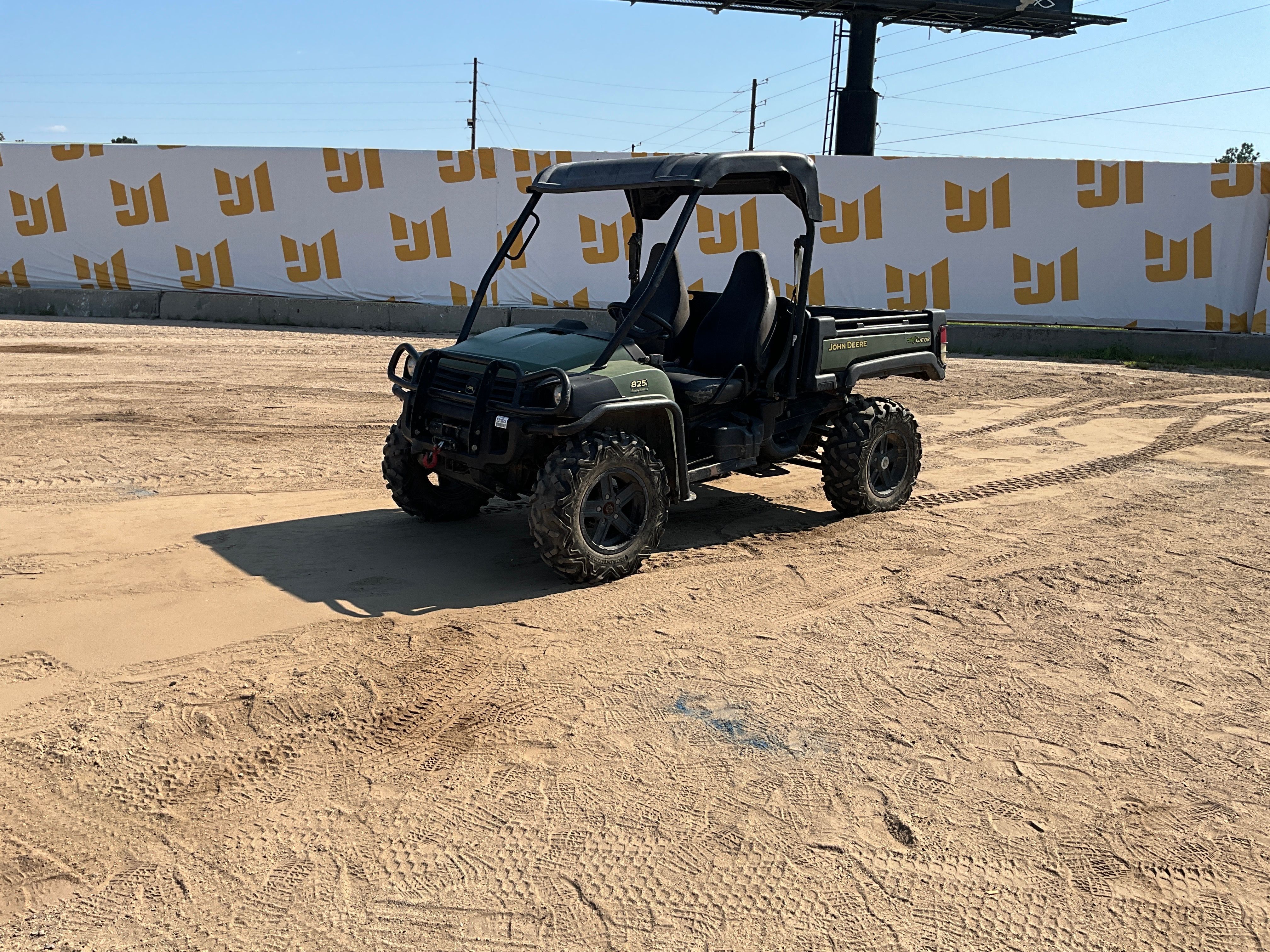 2014 John Deere Gator XUV 825i Equipment Image0