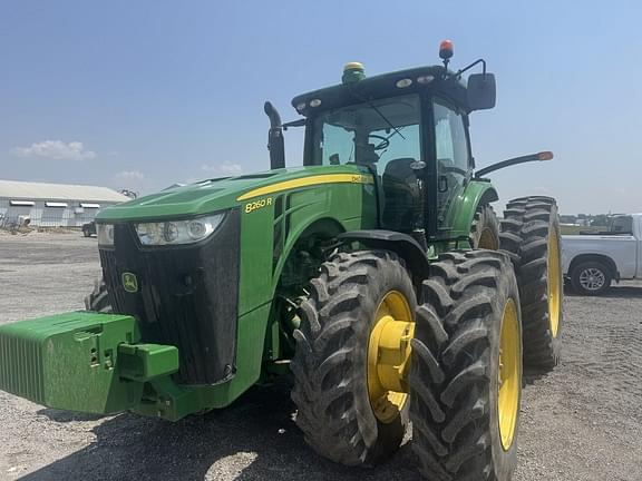 Image of John Deere 8260R Primary image