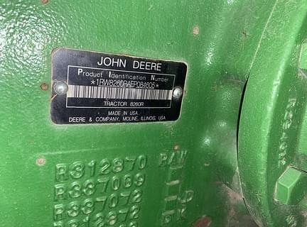 Image of John Deere 8260R equipment image 1