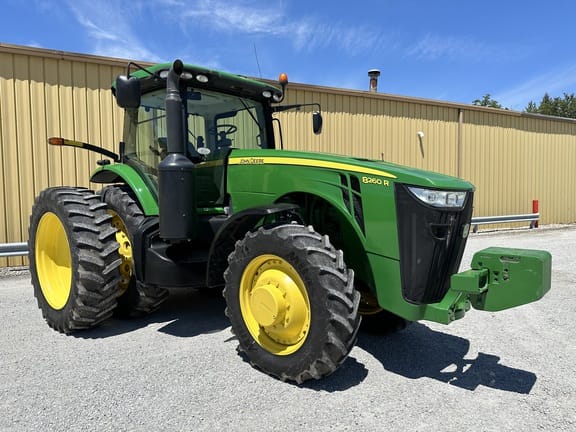 2014 John Deere 8260R Equipment Image0