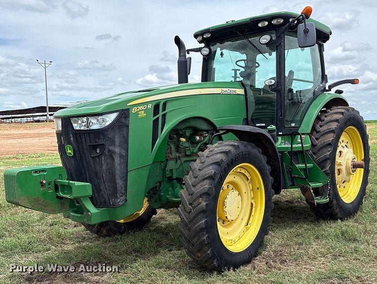 Image of John Deere 8260R Primary image
