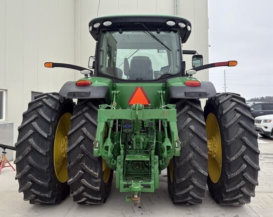 Image of John Deere 8270R equipment image 3