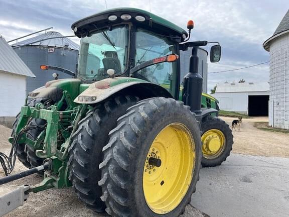 Image of John Deere 8270R equipment image 2