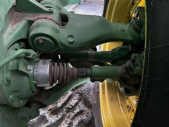 Image of John Deere 8270R equipment image 1