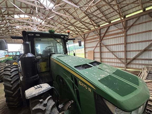 Image of John Deere 8270R equipment image 4
