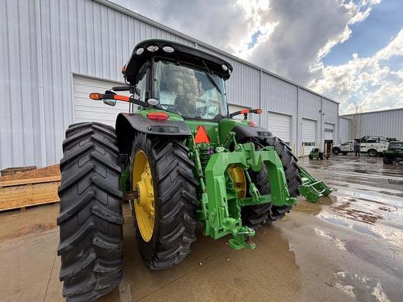 Image of John Deere 8270R equipment image 3