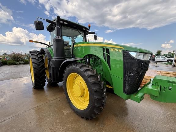 Image of John Deere 8270R equipment image 1