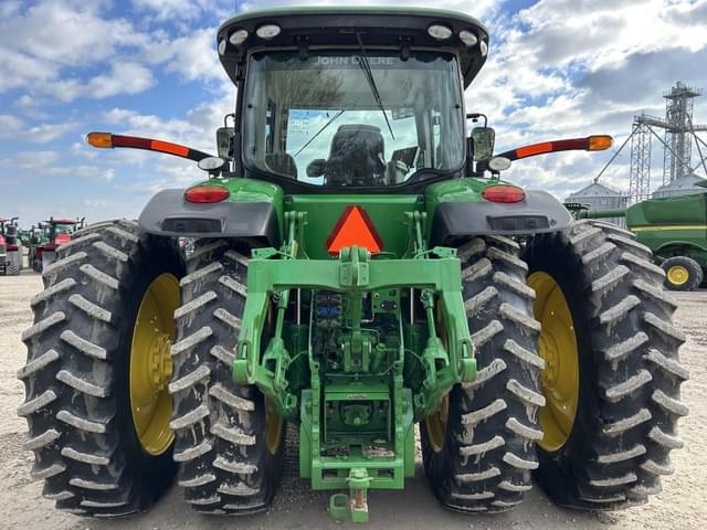 Image of John Deere 8270R equipment image 3