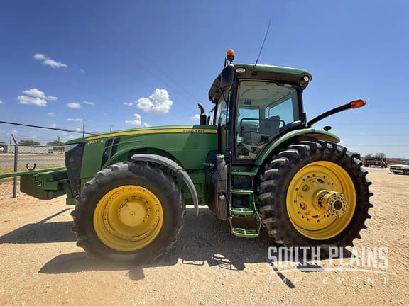 Image of John Deere 8270R equipment image 1