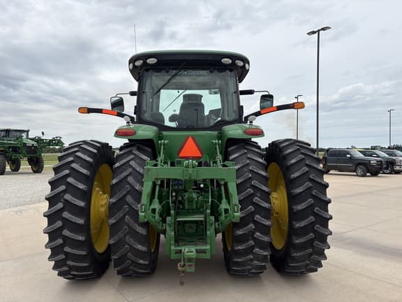 Image of John Deere 8270R equipment image 3