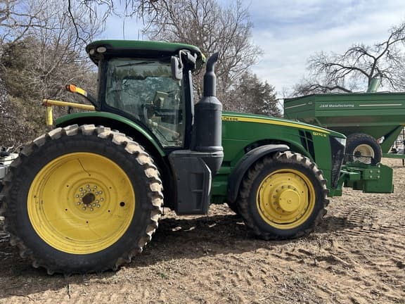 Image of John Deere 8270R equipment image 3