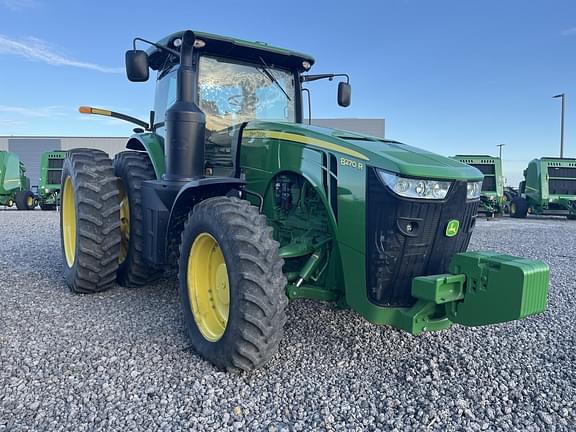 Image of John Deere 8270R equipment image 1