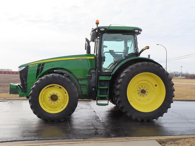 Image of John Deere 8270R equipment image 3