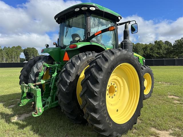 Image of John Deere 8270R equipment image 4