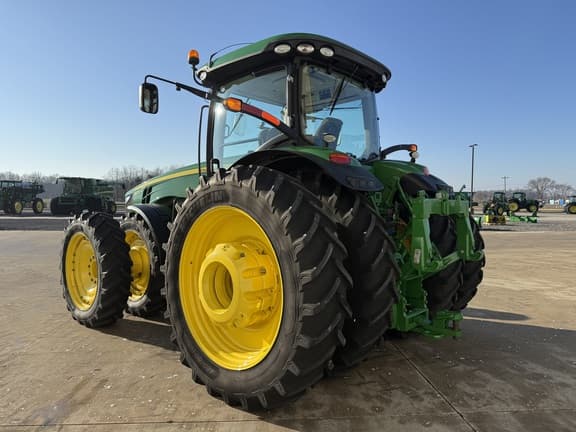 Image of John Deere 8270R equipment image 4