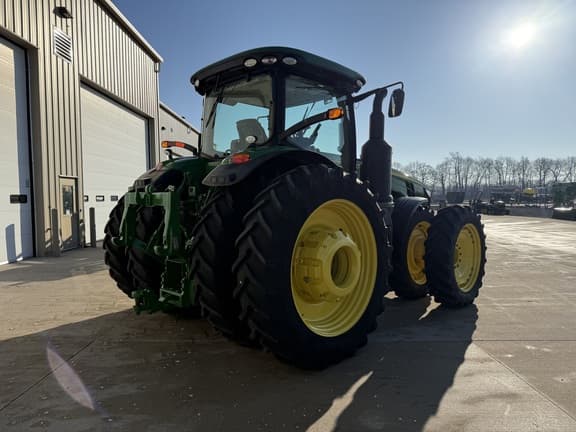 Image of John Deere 8270R equipment image 2
