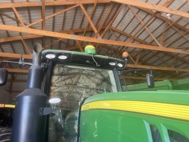 Image of John Deere 8270R equipment image 2