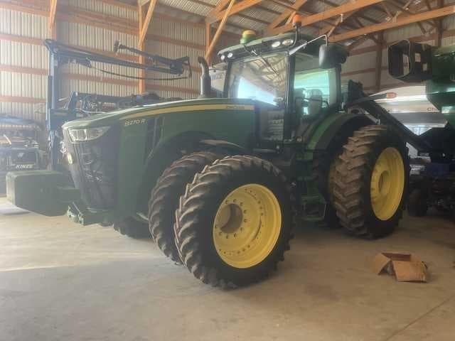 Image of John Deere 8270R equipment image 1