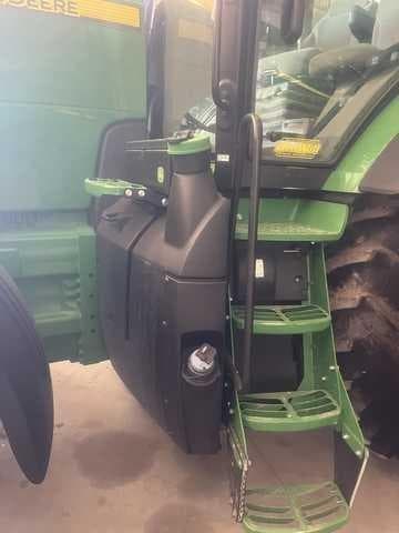 Image of John Deere 8270R equipment image 4